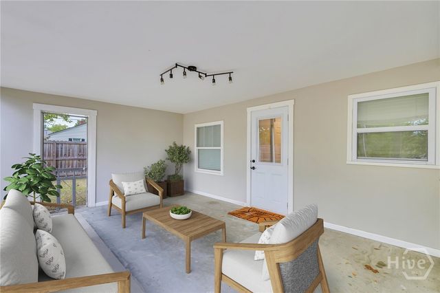 401 E 64th Street, Savannah, GA 31405