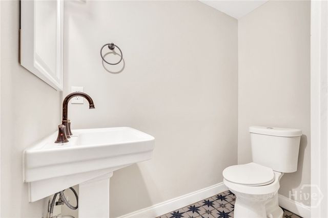 401 E 64th Street, Savannah, GA 31405