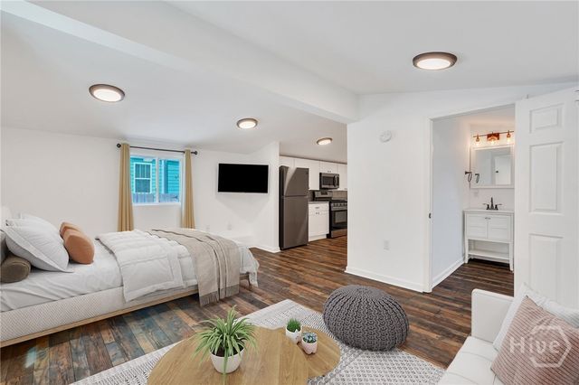 401 E 64th Street, Savannah, GA 31405