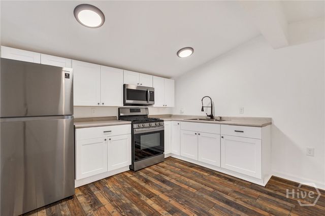 401 E 64th Street, Savannah, GA 31405