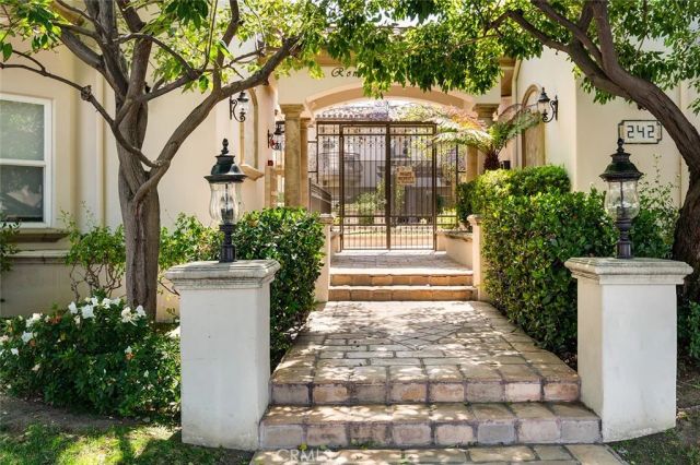 242 E Glenarm Street 5, Pasadena, CA 91106
