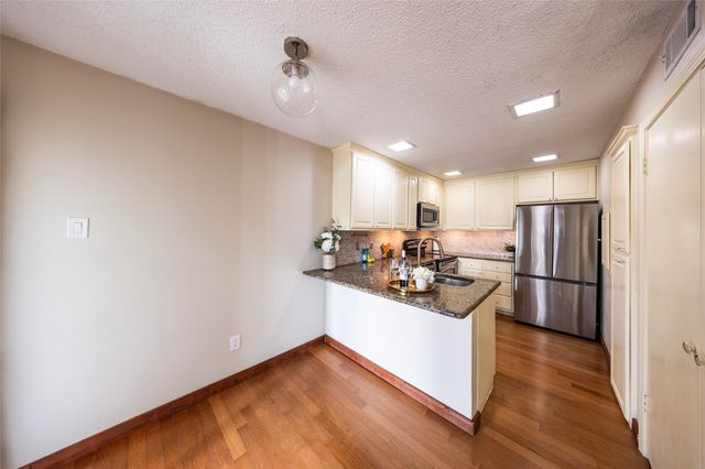 4242 N Capistrano Drive 106, Dallas, TX 75287