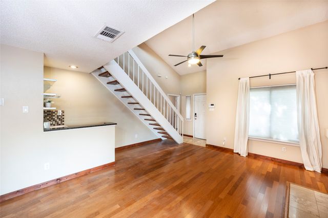 4242 N Capistrano Drive 106, Dallas, TX 75287