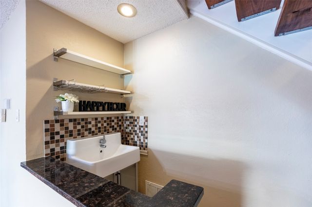 4242 N Capistrano Drive 106, Dallas, TX 75287