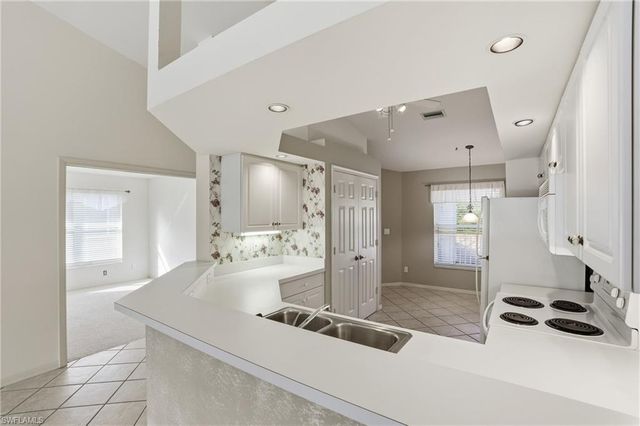 1032 Manor Lake DR # D204, Naples, FL 34110