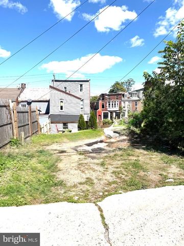 1036 COTTON ST, Reading, PA 19602