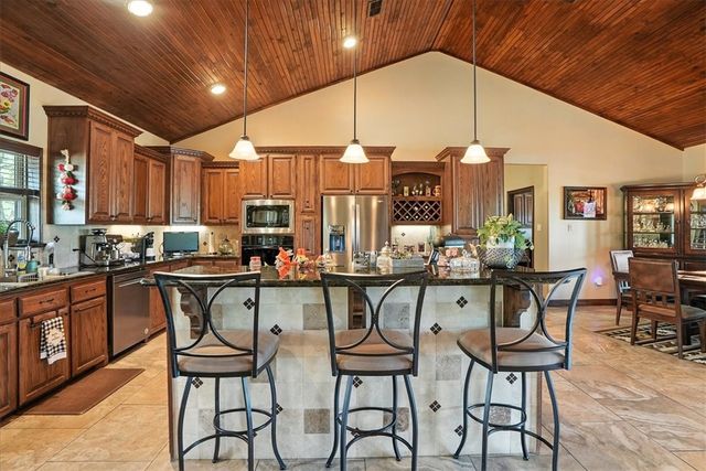 130 County Road 102, George West, TX 78022