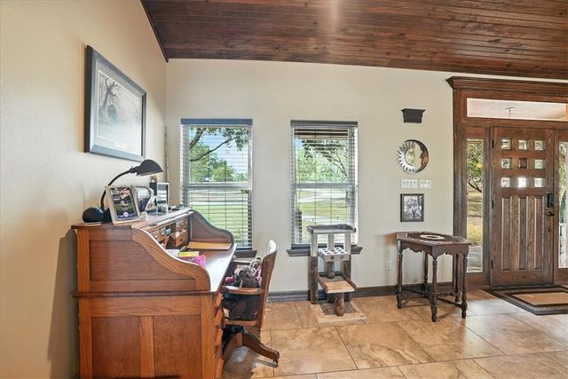 130 County Road 102, George West, TX 78022