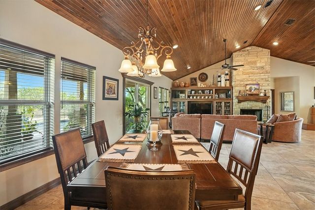 130 County Road 102, George West, TX 78022