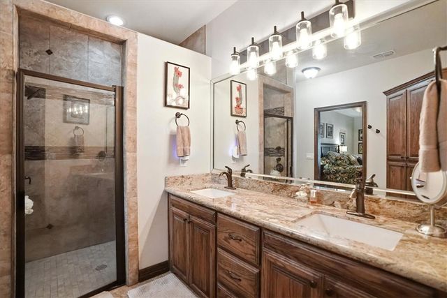 130 County Road 102, George West, TX 78022