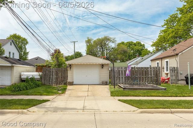 2380 Chestnut Street, Ferndale, MI 48220