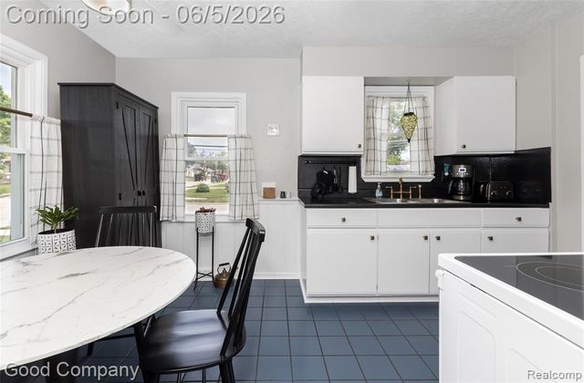 2380 Chestnut Street, Ferndale, MI 48220
