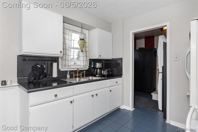 2380 Chestnut Street, Ferndale, MI 48220