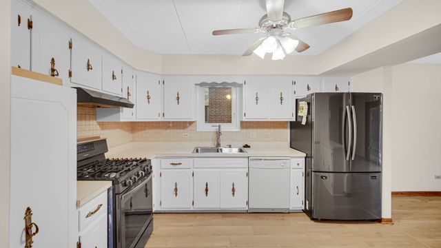 16724 Paxton Avenue 2N, Tinley Park, IL 60477