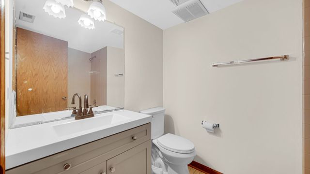 16724 Paxton Avenue 2N, Tinley Park, IL 60477
