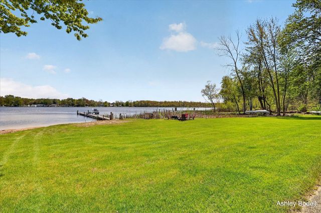 3880 Bell Lake Drive, Ada, MI 49301