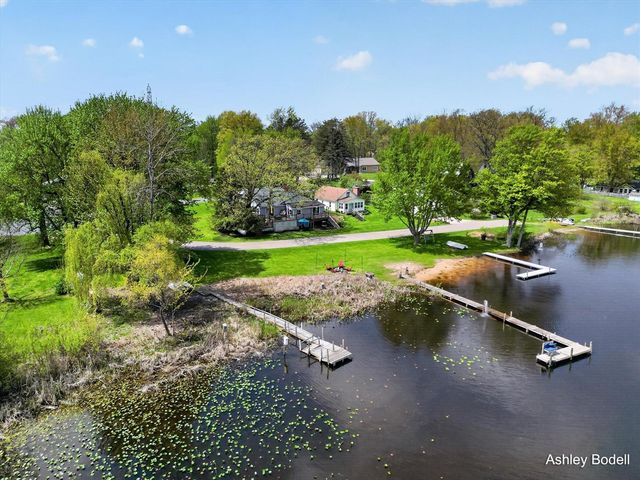 3880 Bell Lake Drive, Ada, MI 49301