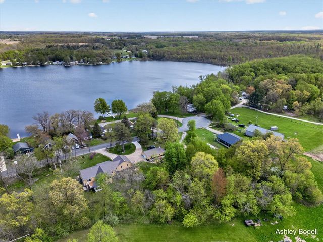 3880 Bell Lake Drive, Ada, MI 49301