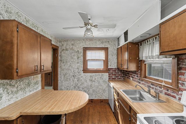 437 Park Avenue, Mishawaka, IN 46545