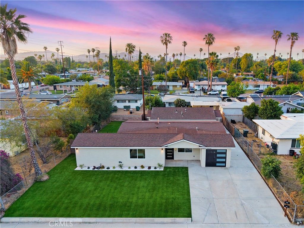 Image 17 of property listing at 5571 Central Avenue, Riverside, CA 92504