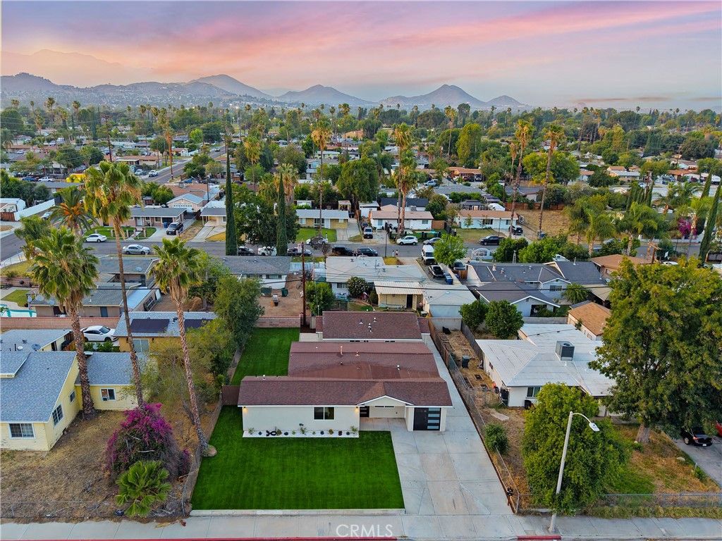 Image 19 of property listing at 5571 Central Avenue, Riverside, CA 92504