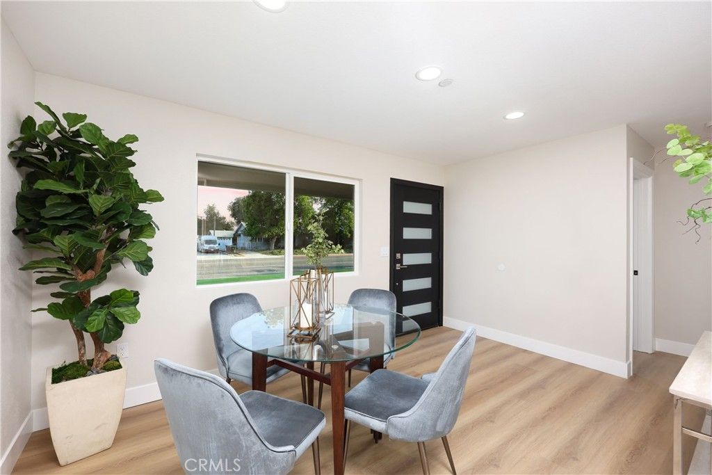 Image 2 of property listing at 5571 Central Avenue, Riverside, CA 92504