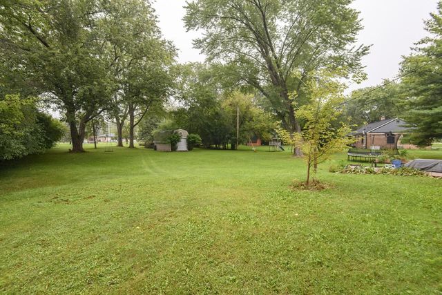 W276N1606 Spring Creek DRIVE, Pewaukee, WI 53072