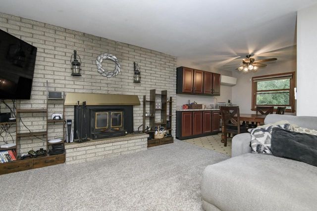 W276N1606 Spring Creek DRIVE, Pewaukee, WI 53072