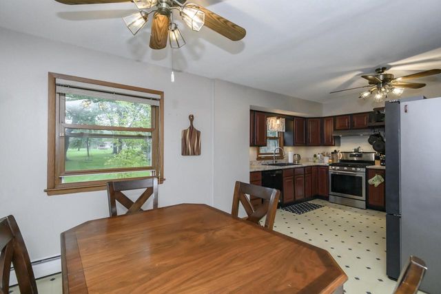 W276N1606 Spring Creek DRIVE, Pewaukee, WI 53072
