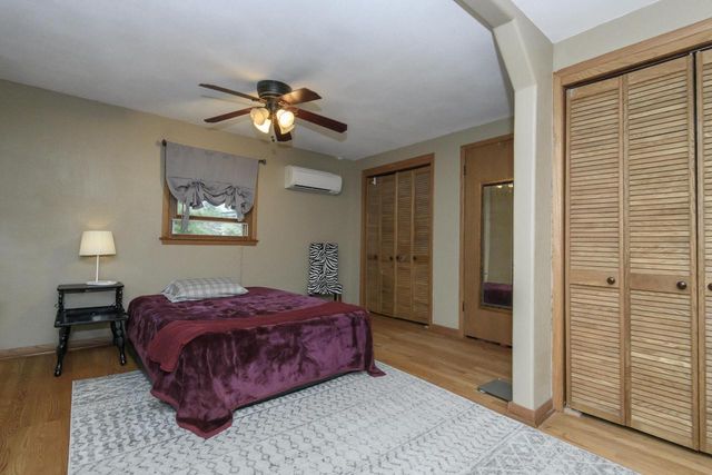 W276N1606 Spring Creek DRIVE, Pewaukee, WI 53072