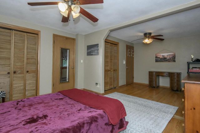 W276N1606 Spring Creek DRIVE, Pewaukee, WI 53072