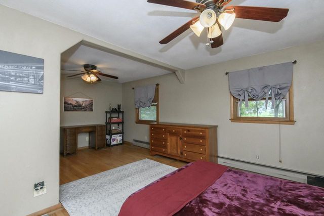 W276N1606 Spring Creek DRIVE, Pewaukee, WI 53072