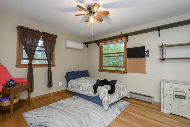 W276N1606 Spring Creek DRIVE, Pewaukee, WI 53072