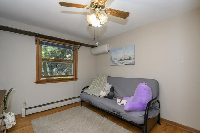 W276N1606 Spring Creek DRIVE, Pewaukee, WI 53072