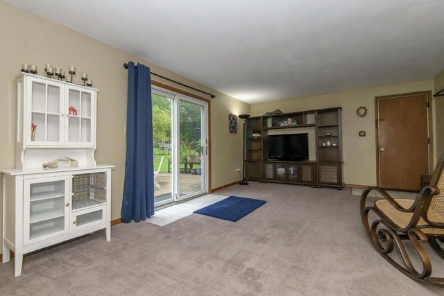 W276N1606 Spring Creek DRIVE, Pewaukee, WI 53072