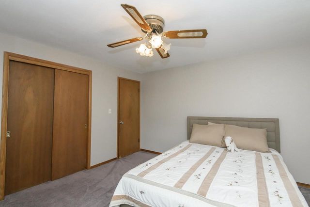 W276N1606 Spring Creek DRIVE, Pewaukee, WI 53072