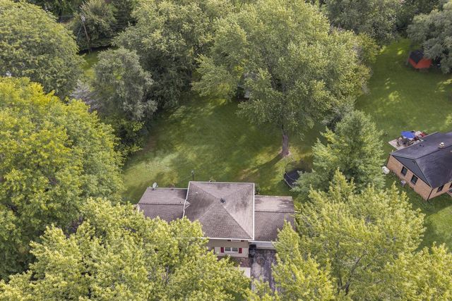 W276N1606 Spring Creek DRIVE, Pewaukee, WI 53072