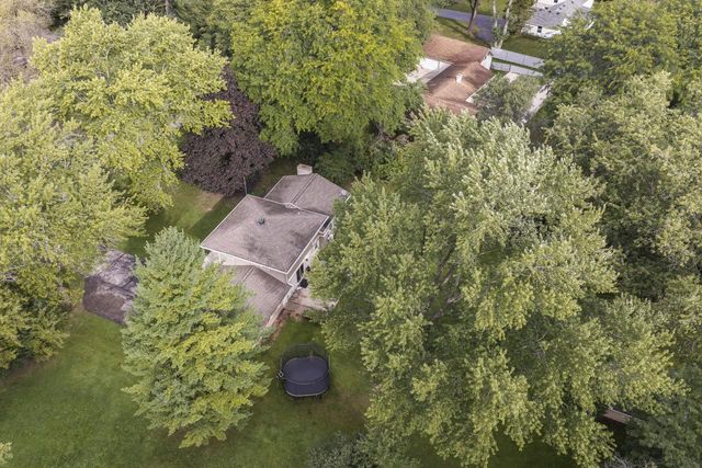 W276N1606 Spring Creek DRIVE, Pewaukee, WI 53072