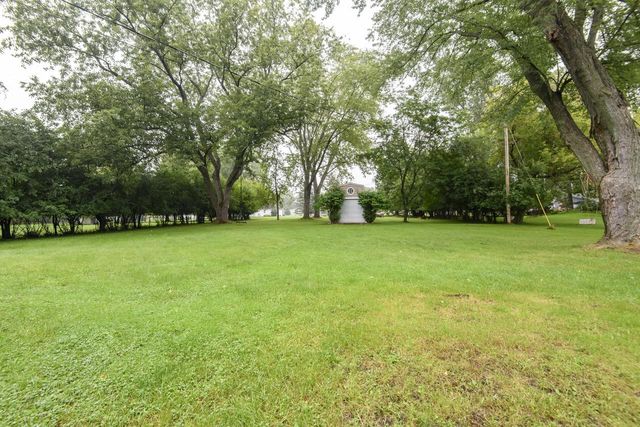 W276N1606 Spring Creek DRIVE, Pewaukee, WI 53072