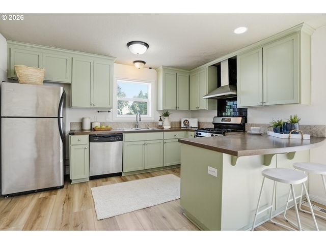 9442 N MACRUM Ave, Portland, OR 97203