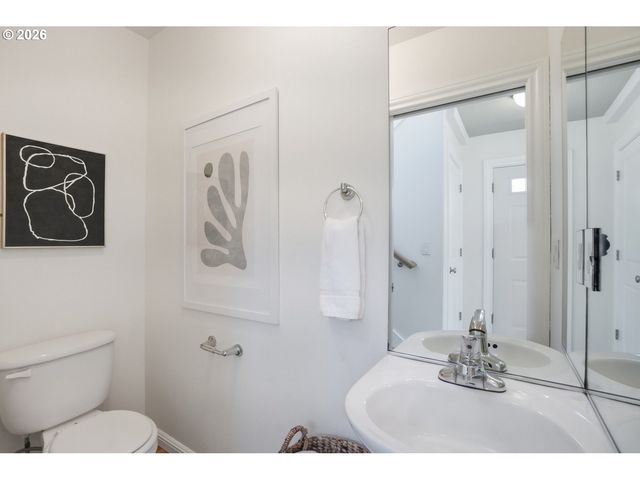 9442 N MACRUM Ave, Portland, OR 97203