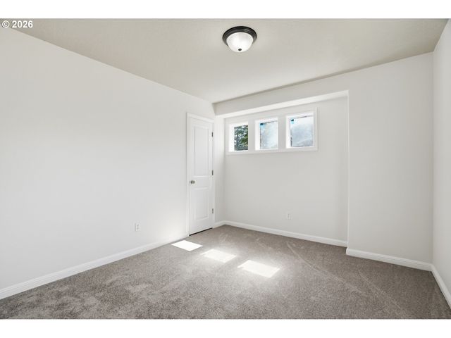 9442 N MACRUM Ave, Portland, OR 97203