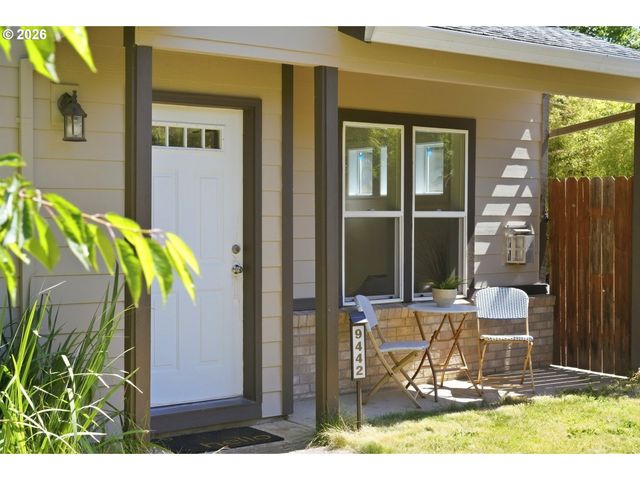9442 N MACRUM Ave, Portland, OR 97203