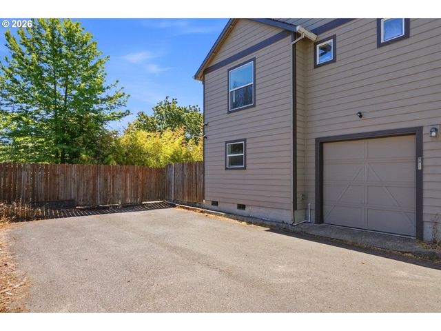 9442 N MACRUM Ave, Portland, OR 97203