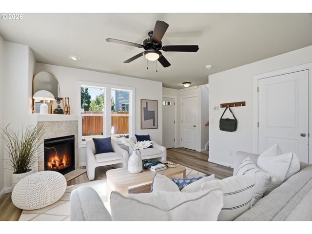9442 N MACRUM Ave, Portland, OR 97203