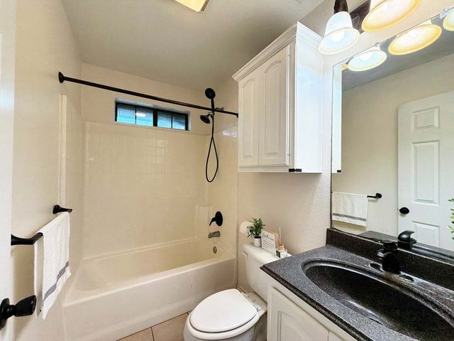 697 County Road 166, Whitesboro, TX 76273