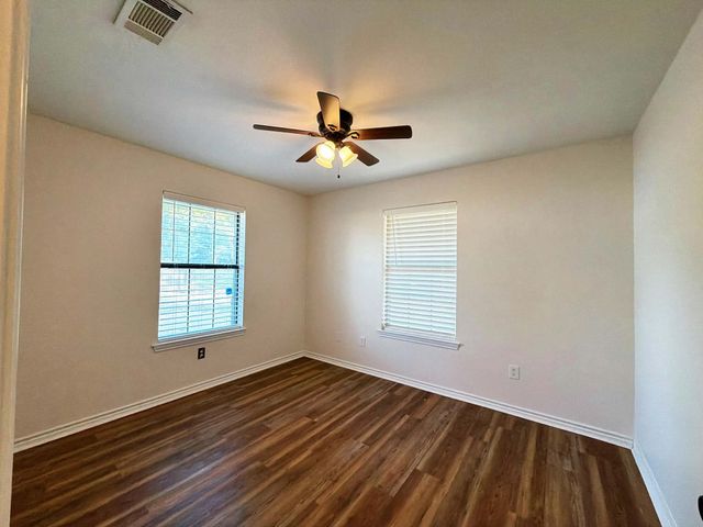 697 County Road 166, Whitesboro, TX 76273