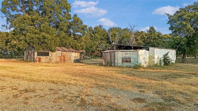 697 County Road 166, Whitesboro, TX 76273
