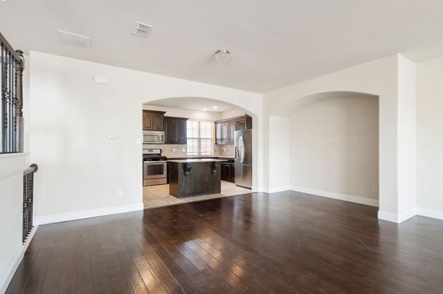 2640 Venice Drive 2, Grand Prairie, TX 75054