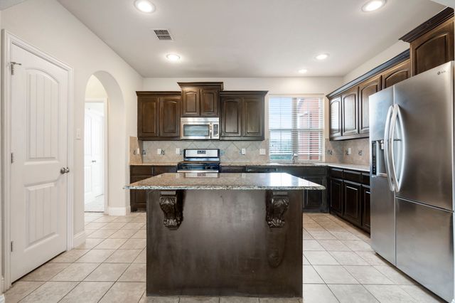 2640 Venice Drive 2, Grand Prairie, TX 75054
